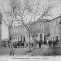 Vue de la mairie de Villemoustaussou du début du XXème siècle