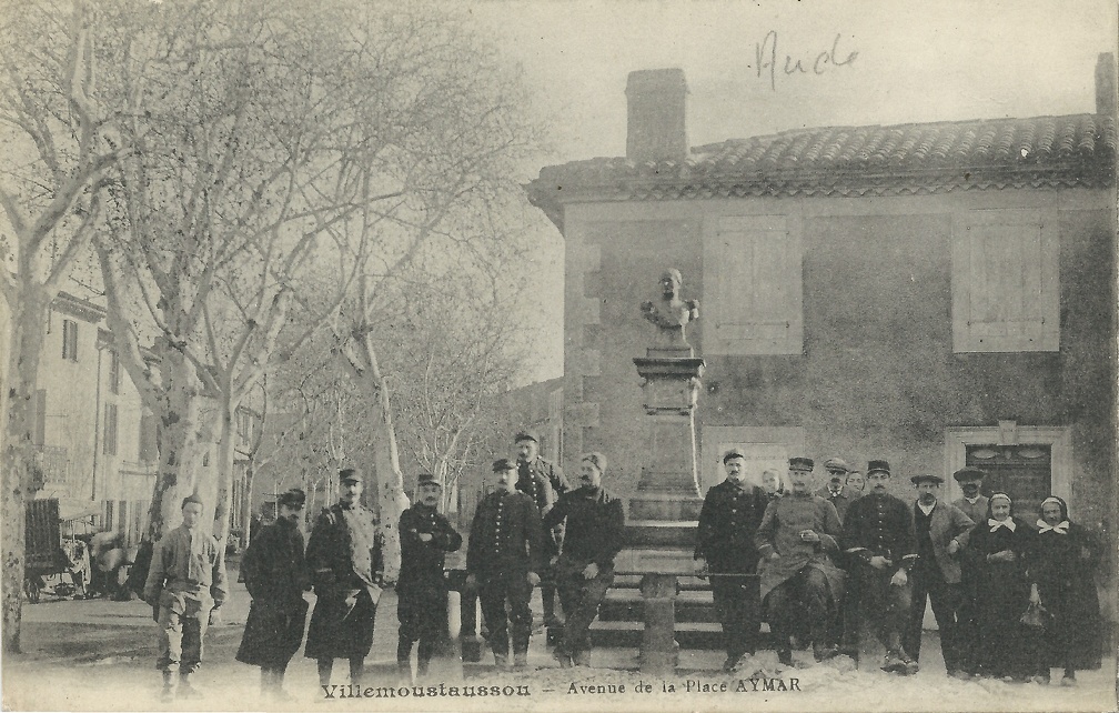 Villemoustaussou - Avenue de la place Aymar [sic]