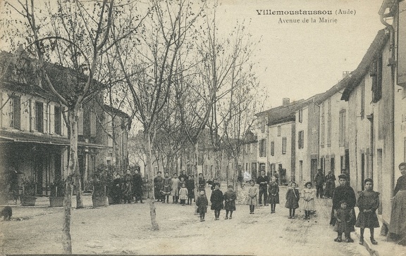 Villemoustaussou - Avenue de la Mairie